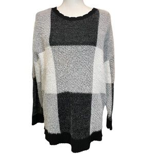 Elle Black and White Colorblock Sweater.  Size L